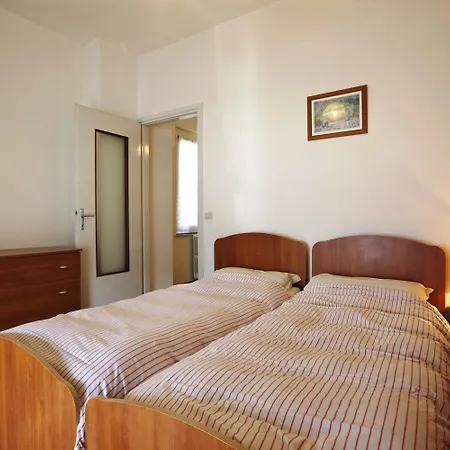 Residenz Al Lago アパート Zenna